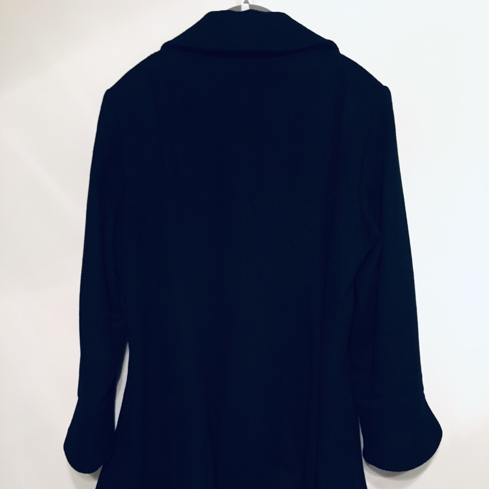Coat - Picture 2 of 4